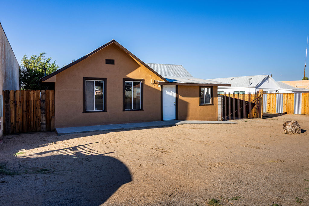 6618 Inyokern Rd, Inyokern, CA for sale Primary Photo- Image 1 of 21