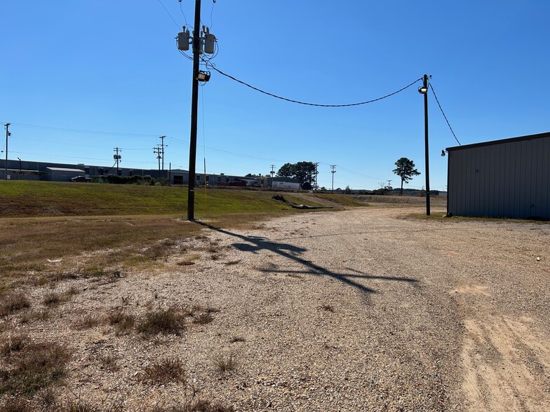 556 Industrial Rd, El Dorado, AR for sale - Building Photo - Image 3 of 7