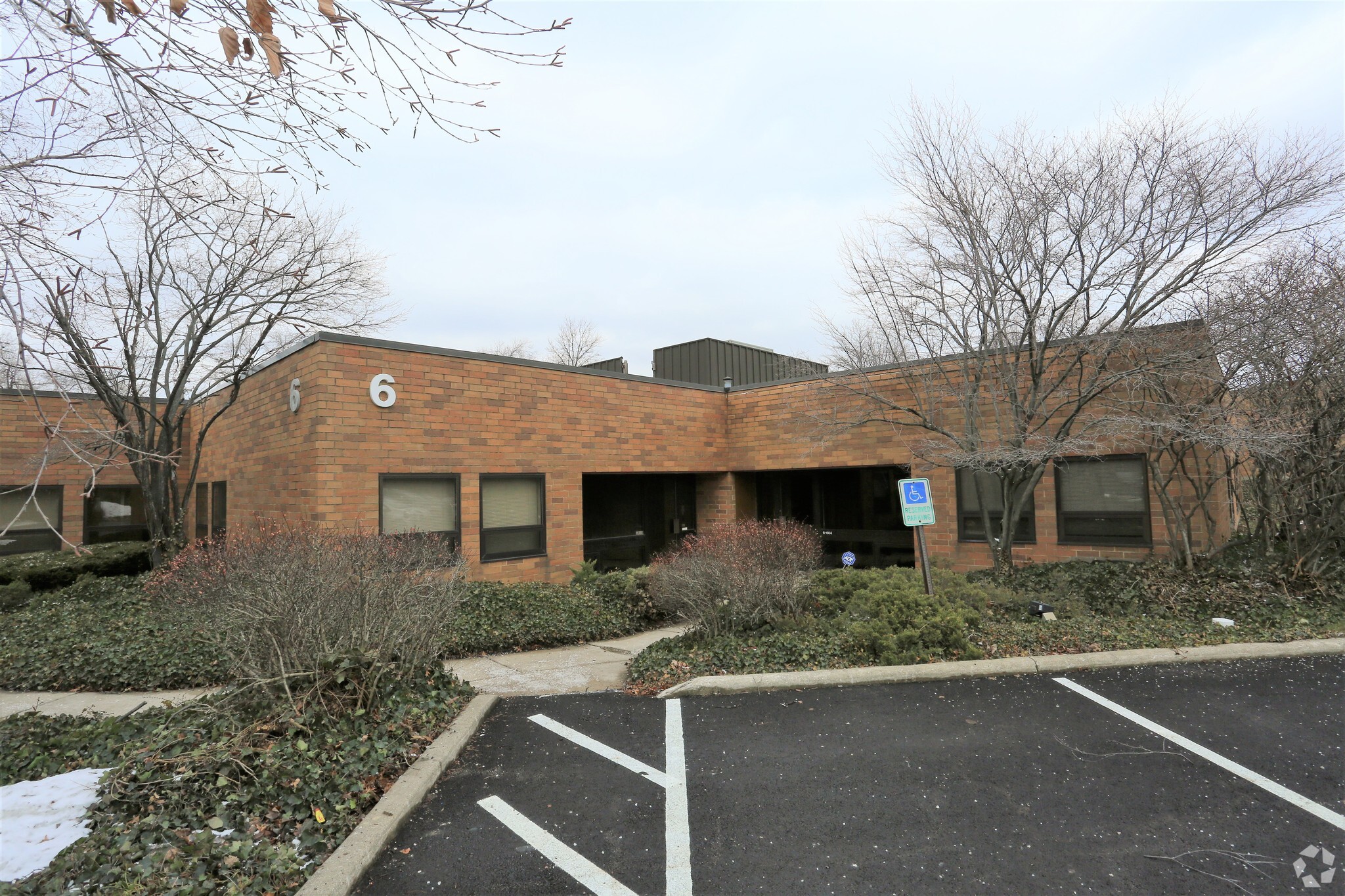 7055 Engle Rd, Middleburg Heights, OH for sale Primary Photo- Image 1 of 1