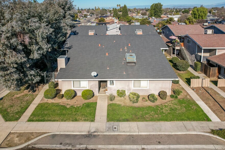 591 W Ashlan Ave, Clovis, CA for sale - Building Photo - Image 3 of 7