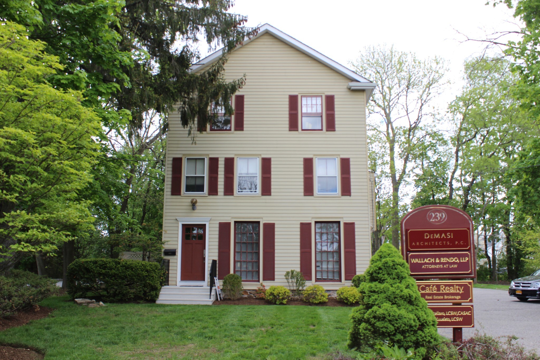 239 Lexington Ave, Mount Kisco, NY for sale Primary Photo- Image 1 of 1
