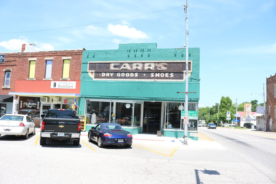 108 Public Sq, Berryville, AR for sale - Building Photo - Image 1 of 1