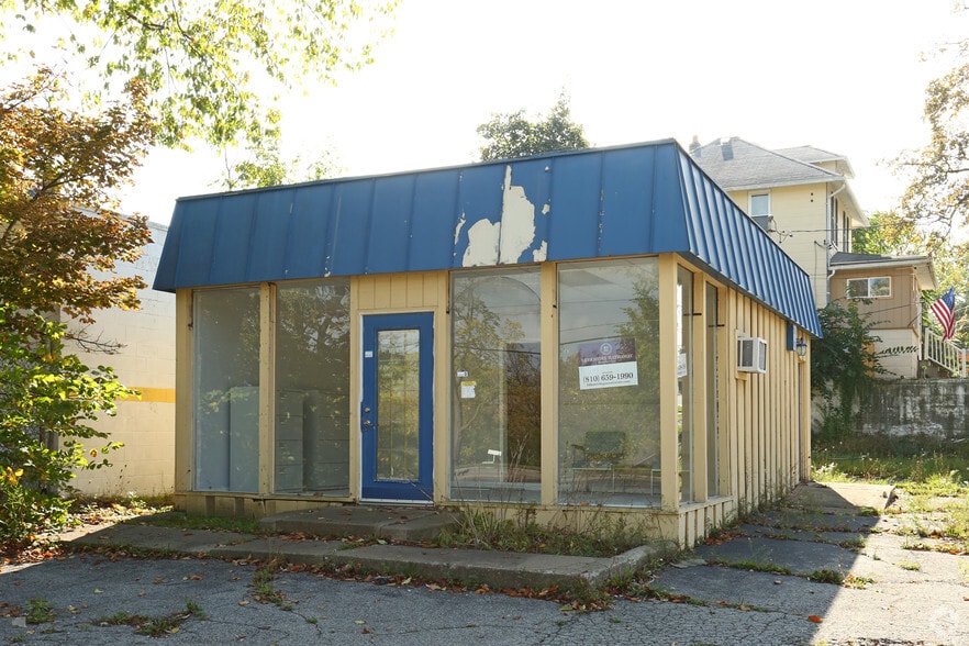 2113 W Court St, Flint, MI for sale - Primary Photo - Image 1 of 1