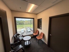 333 N Randall Rd, St Charles, IL for lease Interior Photo- Image 1 of 3