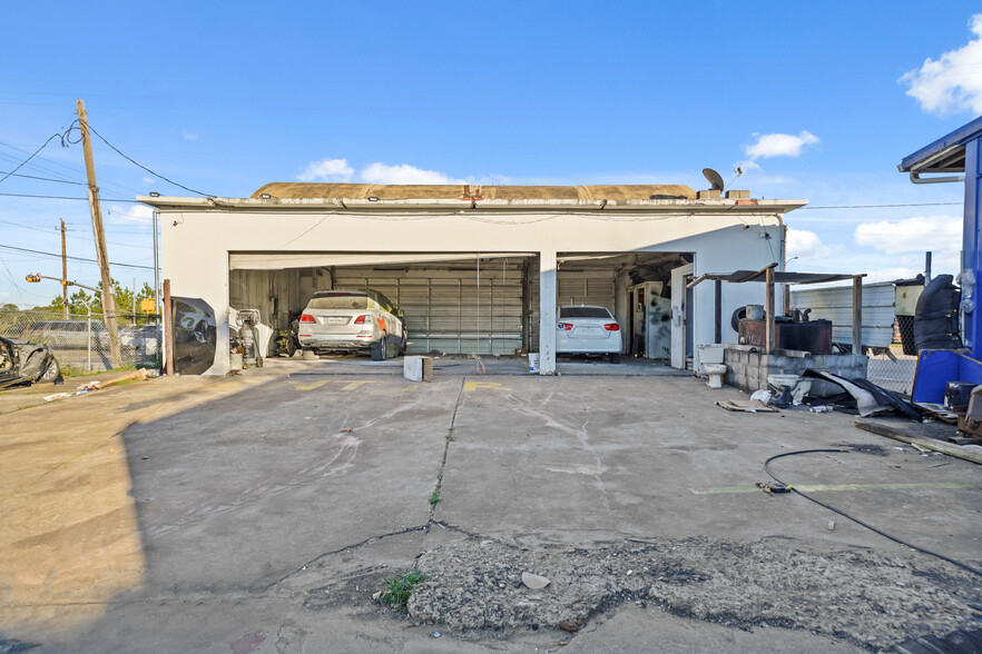 11402 S Post Oak Rd, Houston, TX for lease - Building Photo - Image 3 of 6