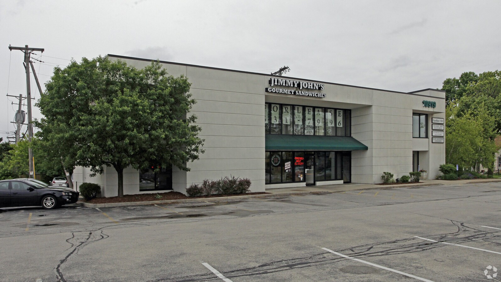 10919 W Bluemound Rd, Wauwatosa, WI 53226