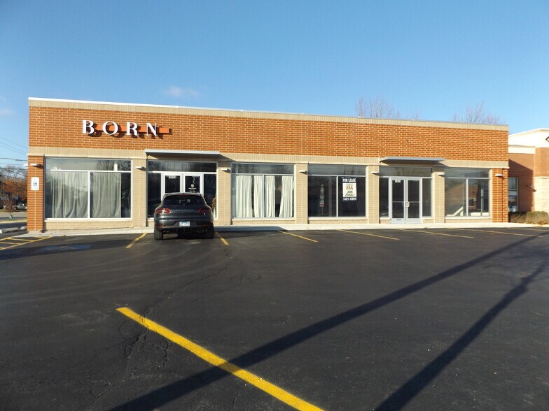 1050 S Arlington Heights Rd, Arlington Heights, IL for lease - Building Photo - Image 2 of 5