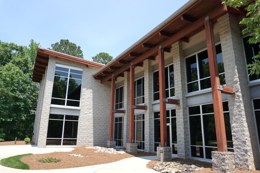 6880 Perry Creek Rd, Raleigh, NC for lease - Building Photo - Image 3 of 21