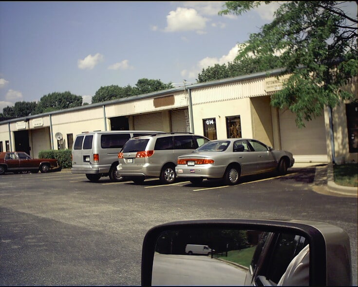 9244 E Hampton Dr, Capitol Heights, MD for lease - Building Photo - Image 3 of 11