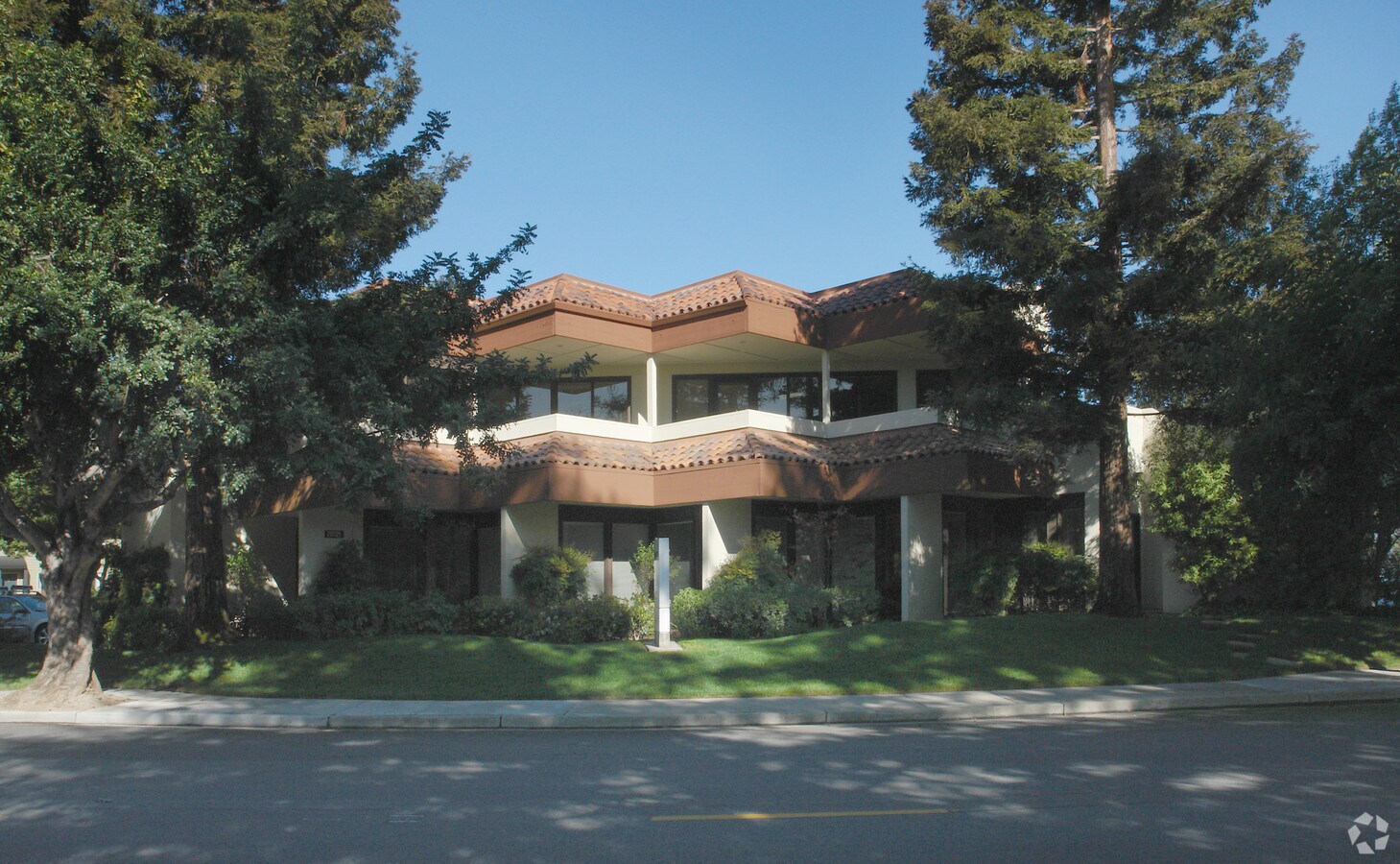 20725 Valley Green Dr, Cupertino, CA 95014