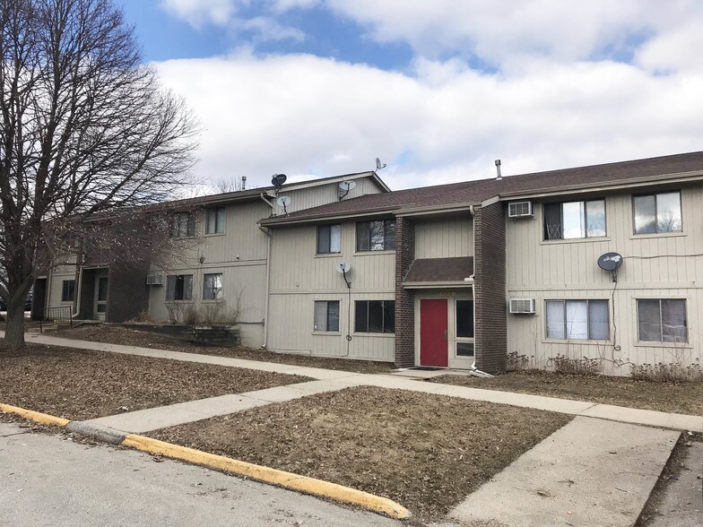 2516 Perry Park Ave, Perry, IA for sale - Building Photo - Image 1 of 1