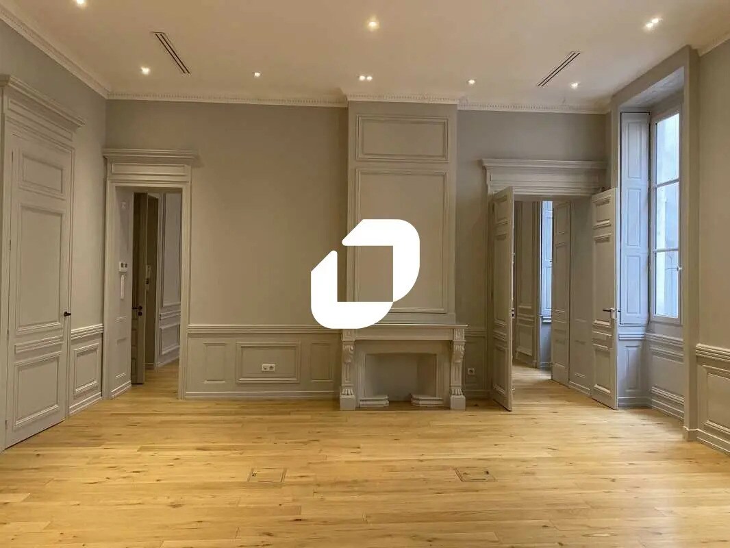 14 Rue Royale, Lyon for lease Interior Photo- Image 1 of 9