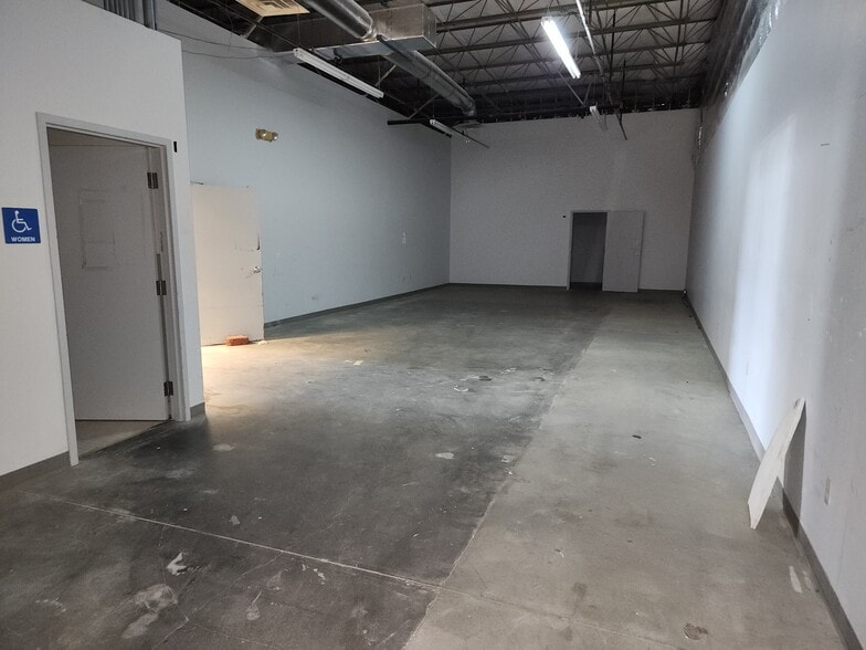 15609 E Sprague Ave, Spokane Valley, WA for lease - Building Photo - Image 3 of 8