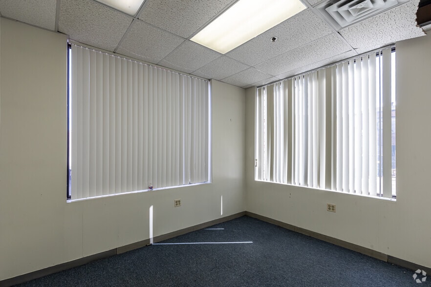 417-429 Franklin Ave, Hartford, CT for lease - Interior Photo - Image 3 of 20