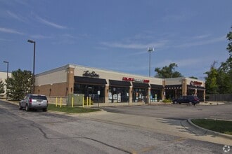 570 N Schmale Rd, Carol Stream, IL for lease Building Photo- Image 2 of 12