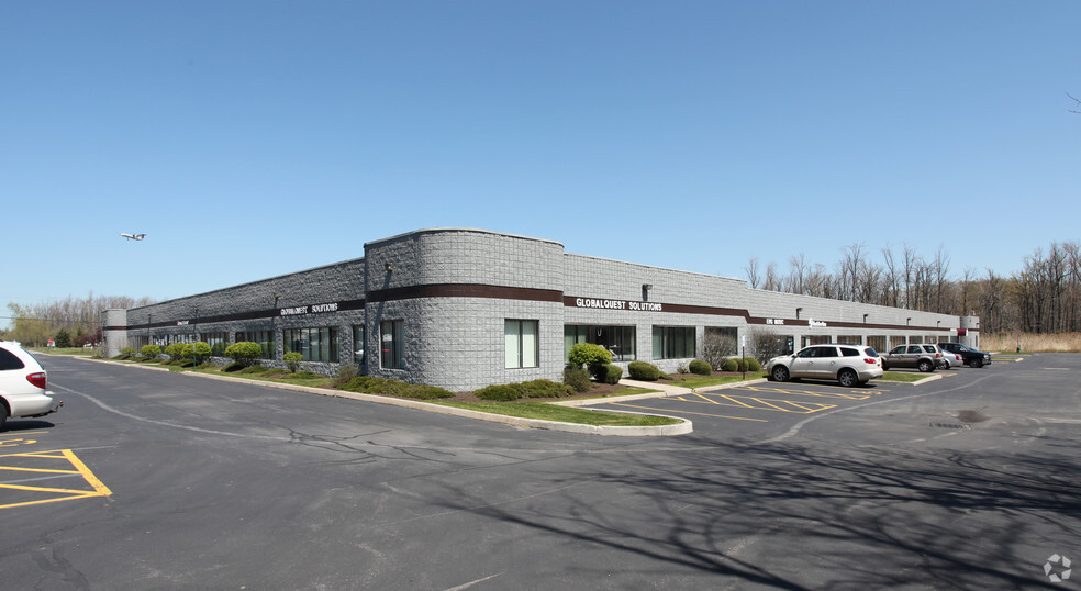 435 Lawrence Bell Dr, Amherst, NY for lease - Primary Photo - Image 1 of 2