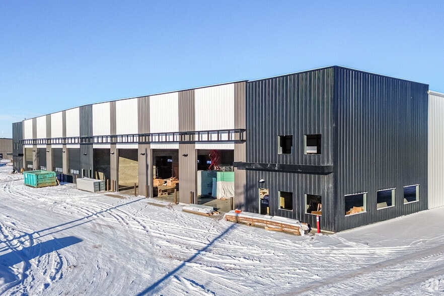 6 Wrangler Pl, Rocky View C, AB for lease - Building Photo - Image 2 of 7