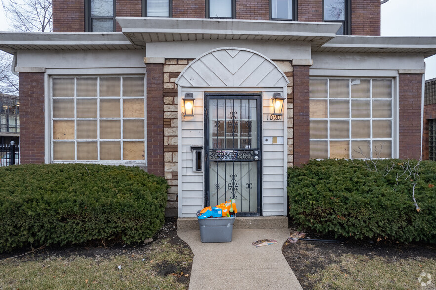 10201 S Ewing Ave, Chicago, IL for sale - Building Photo - Image 3 of 12