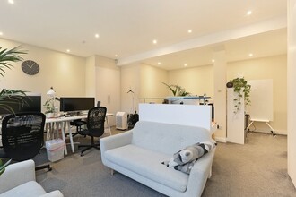 262 Waterloo Rd, London for lease Interior Photo- Image 2 of 12