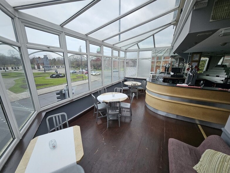 325 Linthorpe Rd, Middlesbrough for sale - Interior Photo - Image 2 of 20