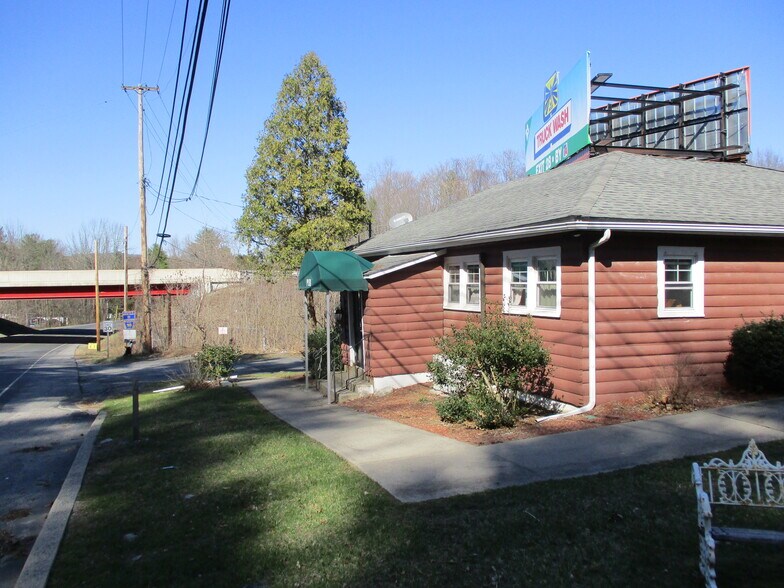 83-87 So Maple Avenue River Rd, Port Jervis, NY for sale - Building Photo - Image 1 of 1