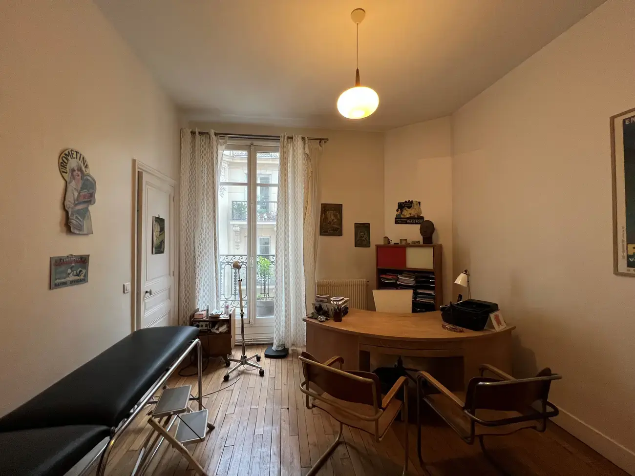 Office in Paris for lease Building Photo- Image 1 of 2