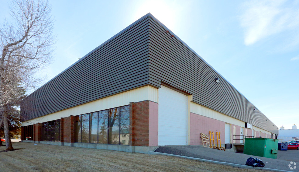 9523-9539 41st Ave, Edmonton, AB for lease - Building Photo - Image 2 of 5