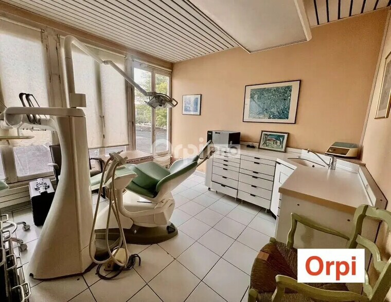 Retail in Choisy-le-Roi for sale - Interior Photo - Image 3 of 8