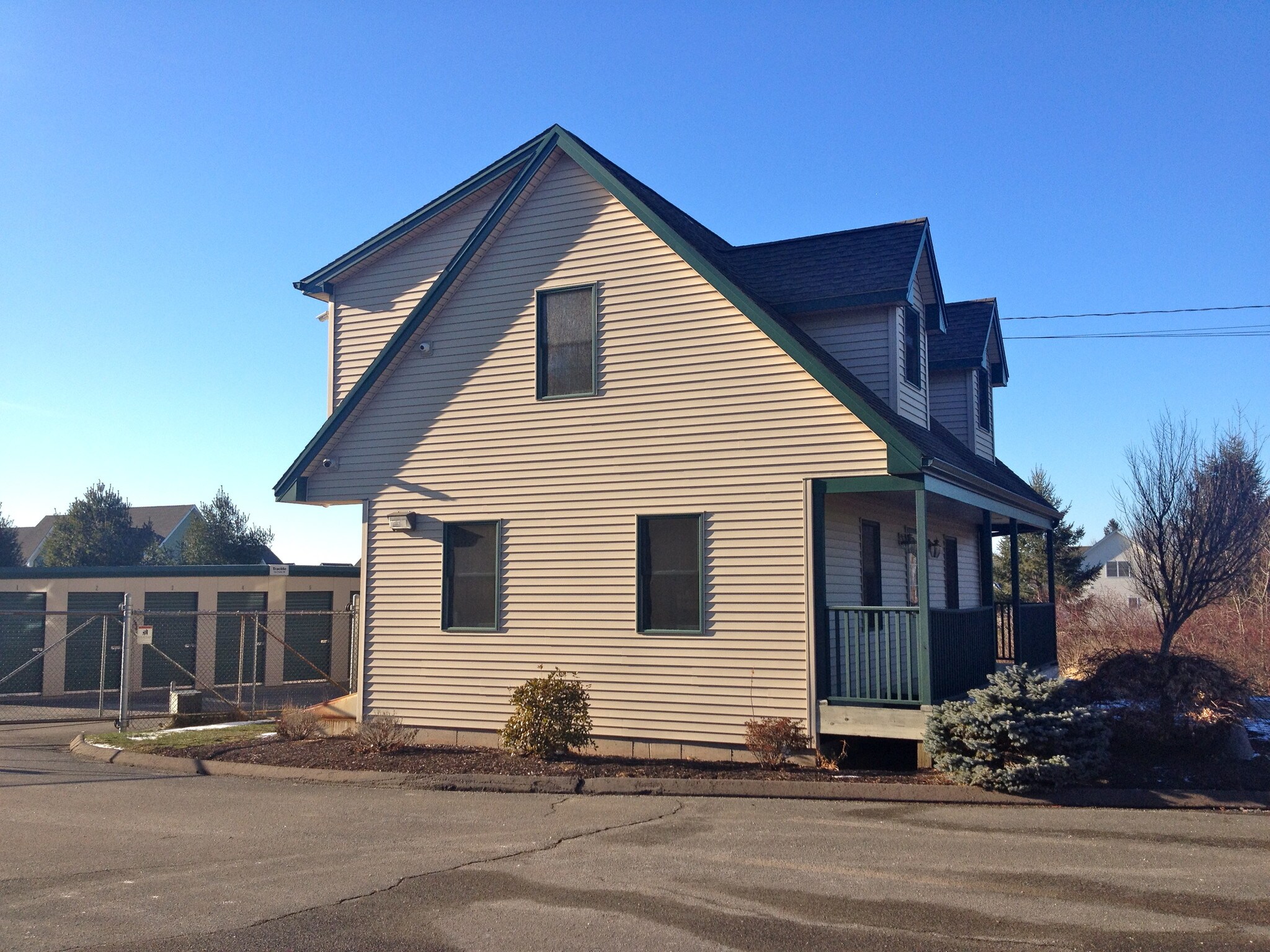 65 Windermere Ave, Ellington, CT for sale Primary Photo- Image 1 of 1