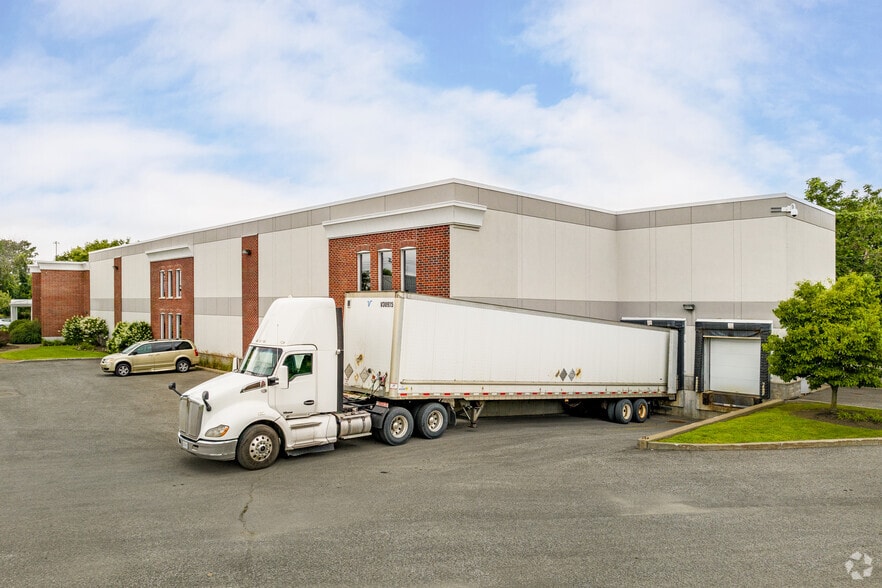 2686 Ch de la Petite-Côte, Laval, QC for sale - Building Photo - Image 3 of 22