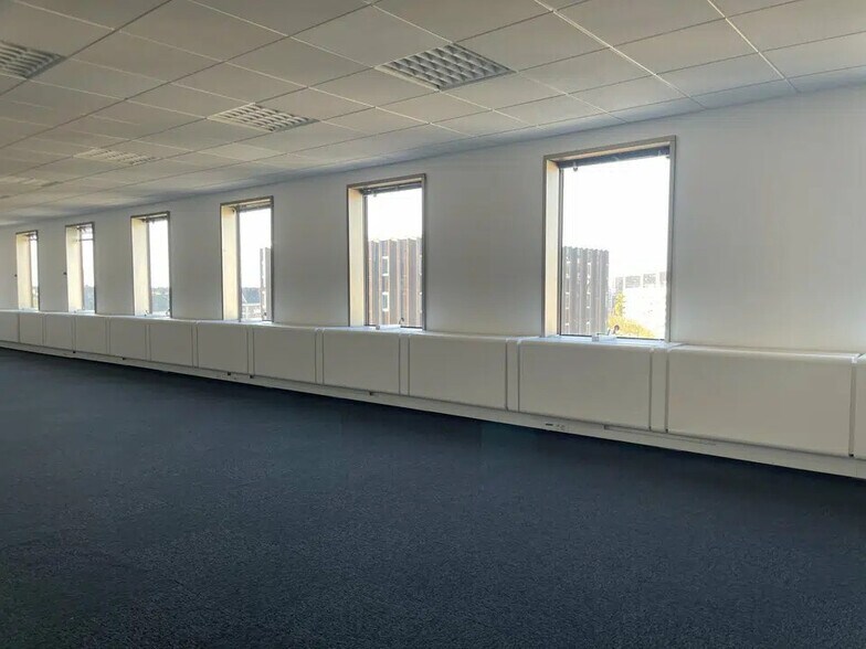 Office in Le Havre for lease - Interior Photo - Image 3 of 4