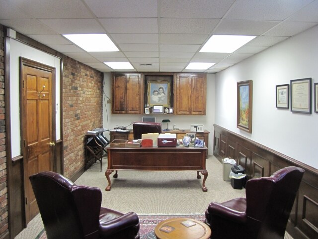 1830 Walton Way, Augusta, GA for sale - Interior Photo - Image 2 of 11