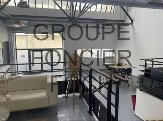 Retail in Lyon for sale - Interior Photo - Image 2 of 6