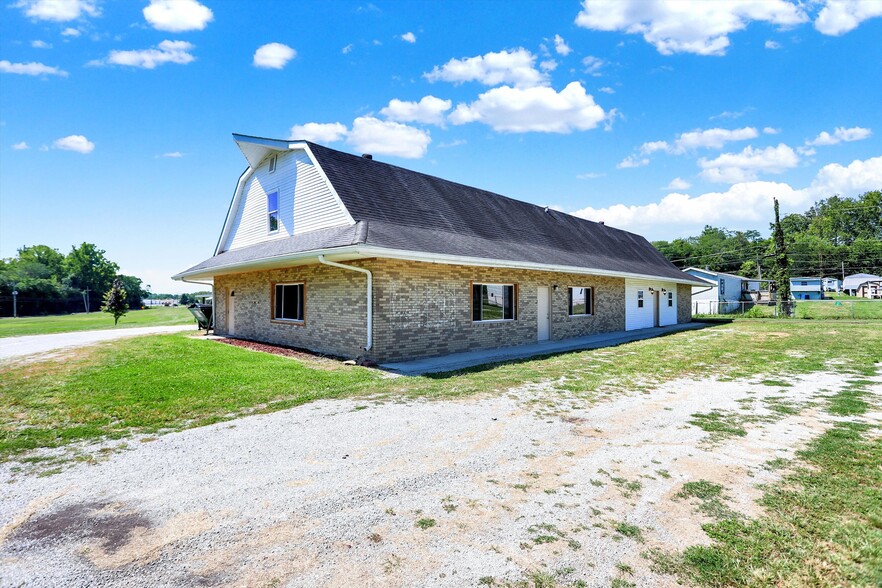 575 W County Road 175 S, Connersville, IN for sale - Primary Photo - Image 1 of 81