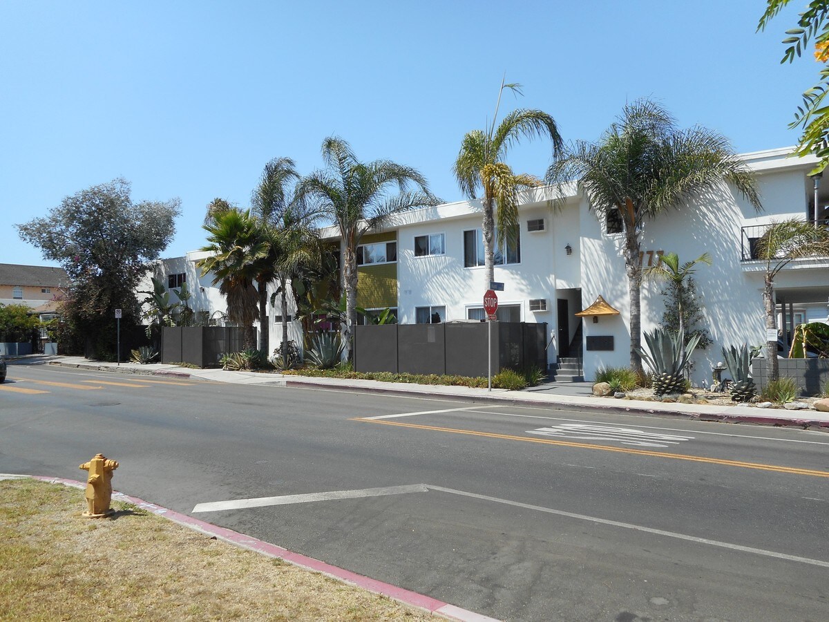 8777 Cadillac Ave, Los Angeles, CA 90034