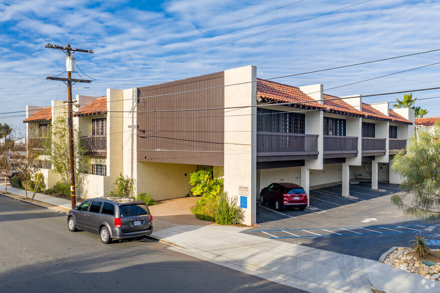 2356 Moore St, San Diego, CA for lease - Building Photo - Image 2 of 6