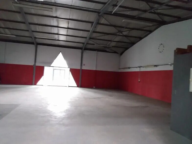 Flex in Challes-les-Eaux for lease - Interior Photo - Image 3 of 10