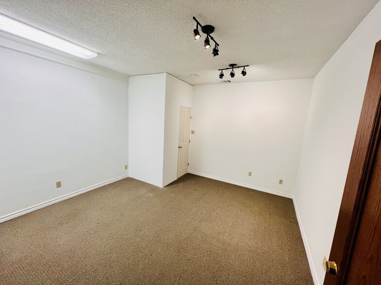 2305 Coit Rd, Plano, TX for lease - Interior Photo - Image 2 of 2