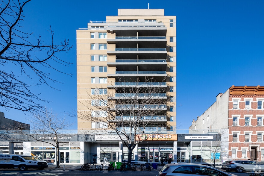 136-144 N 8th St, Brooklyn, NY for lease - Building Photo - Image 3 of 7