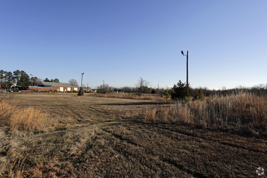 2731 Durham Rd, Roxboro, NC 27573