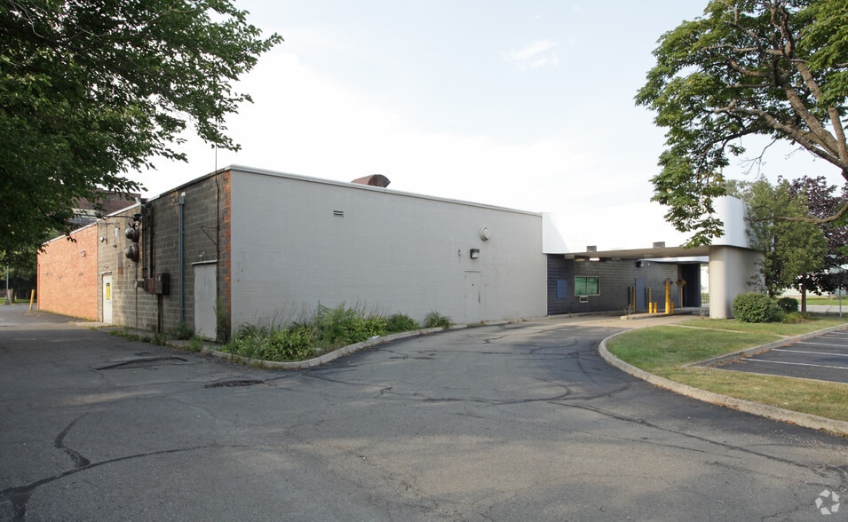 714-718 East Ave, Erie, PA for sale - Building Photo - Image 2 of 3