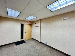 21 Willow Pond Way, Penfield, NY for lease Lobby- Image 2 of 13