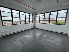 6 Bay St, Brooklyn, NY for lease Interior Photo- Image 2 of 11