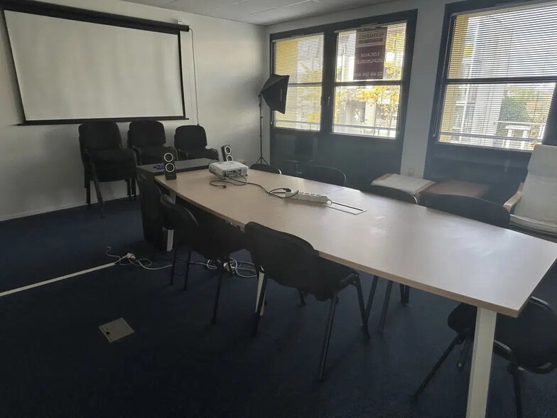 19 Avenue Louise Michel, Rezé for lease - Building Photo - Image 3 of 5