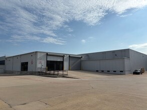 2550 McMillan Pky, Fort Worth, TX for lease Building Photo- Image 1 of 5