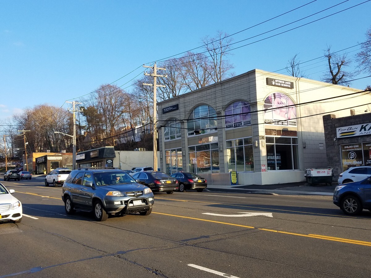 1180 Northern Blvd, Manhasset, NY 11030