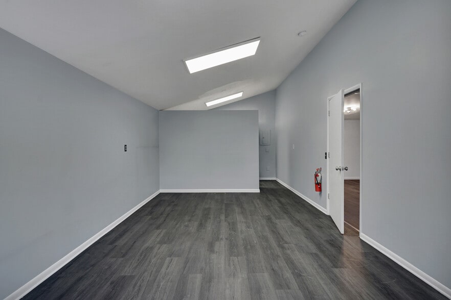 1026 State St, Port Huron, MI for sale - Building Photo - Image 3 of 21