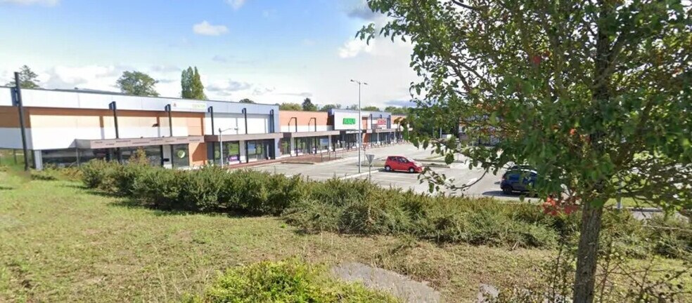 Retail in Choisey for lease - Building Photo - Image 3 of 4