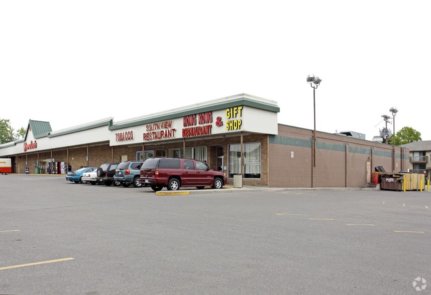 225231 S 13th Ave, South Saint Paul, MN 55075 Southview Shopping