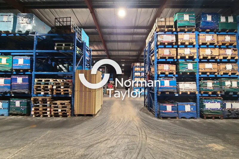 Flex in Béziers for lease - Interior Photo - Image 1 of 3